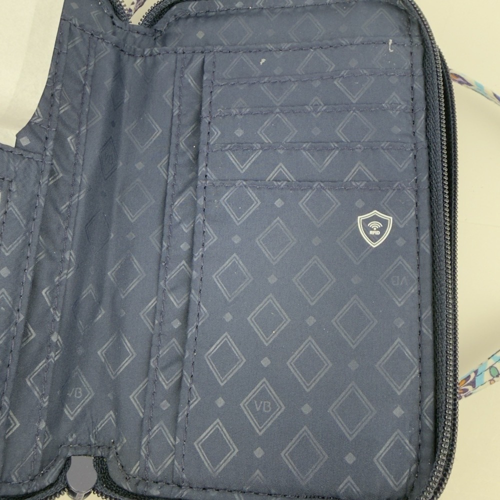 Vera Bradley RFID 3-in-1 Crossbody Wristlet Wallet Lisbon Medallion Cool NWT - Picture 10 of 16